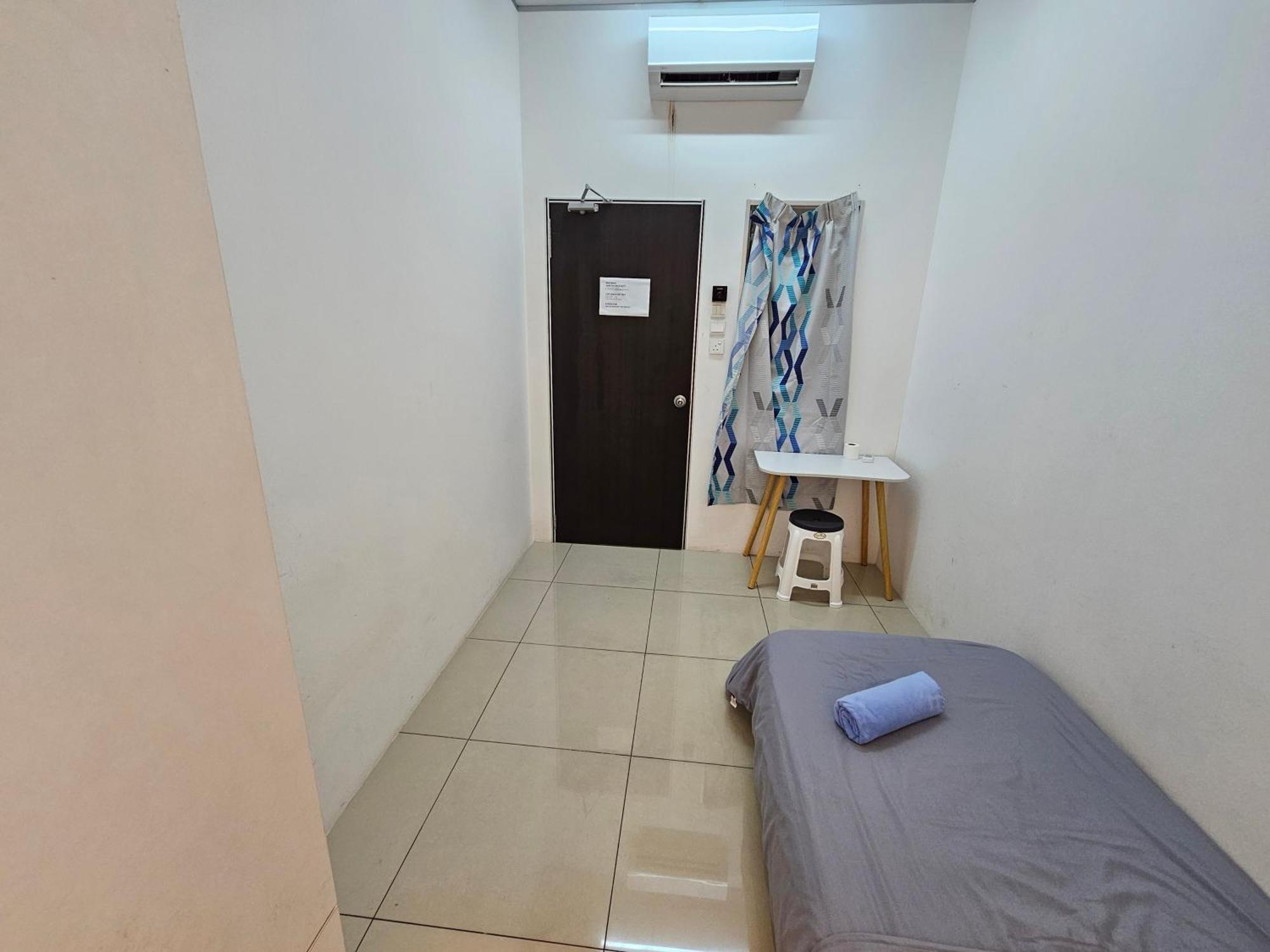 Color Mixed Home Hostel George Town Exterior foto